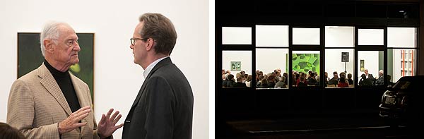 Blick ins Publikum und zwei Personen im Gespräch