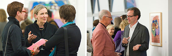 Besucher des Vortrags sowie Gast und Galerist